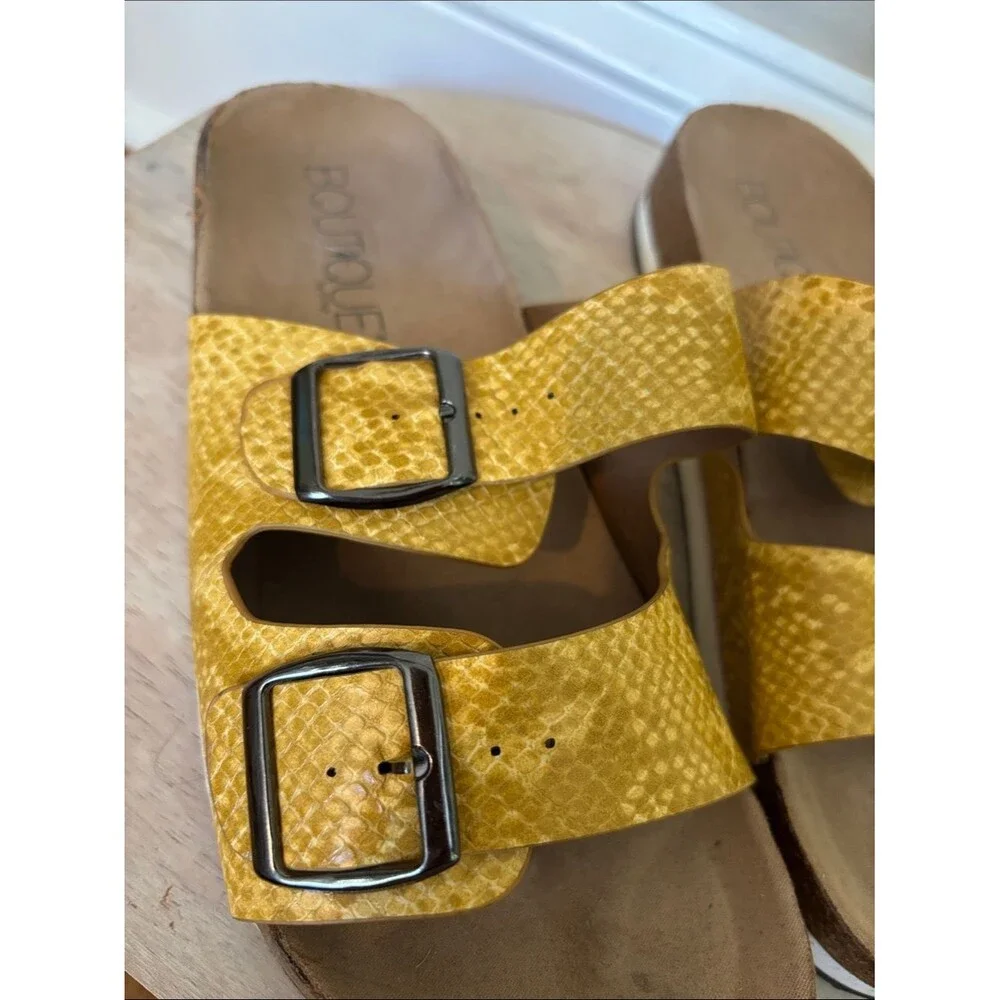 Corkys Womens Beach Babe Slip-on Adjustable Slide Sandal size 9 yellow